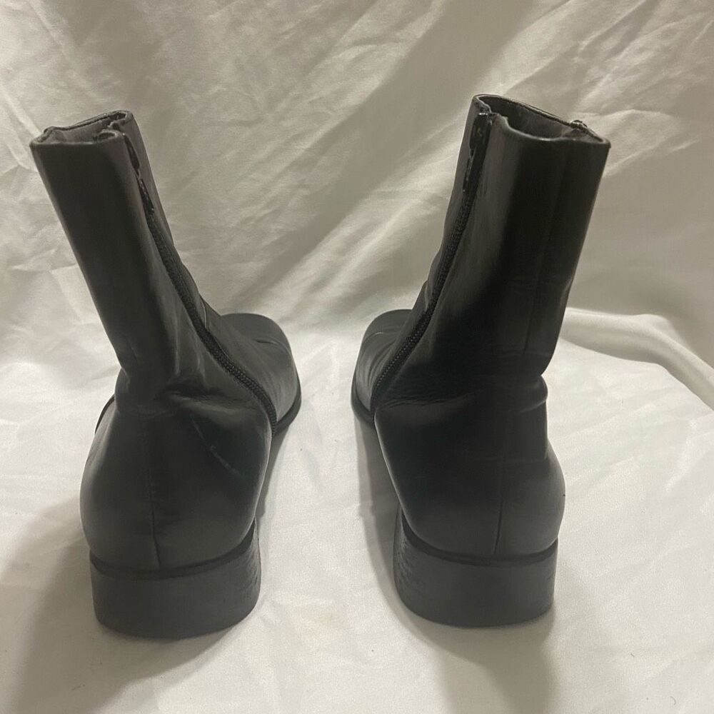 VINTAGE Etienne Aigner Women’s 6M Leather Ankle Bootie Leather Upper - Picture 4 of 5